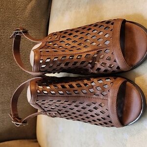 EASY STREET SANDALS Size 8.5